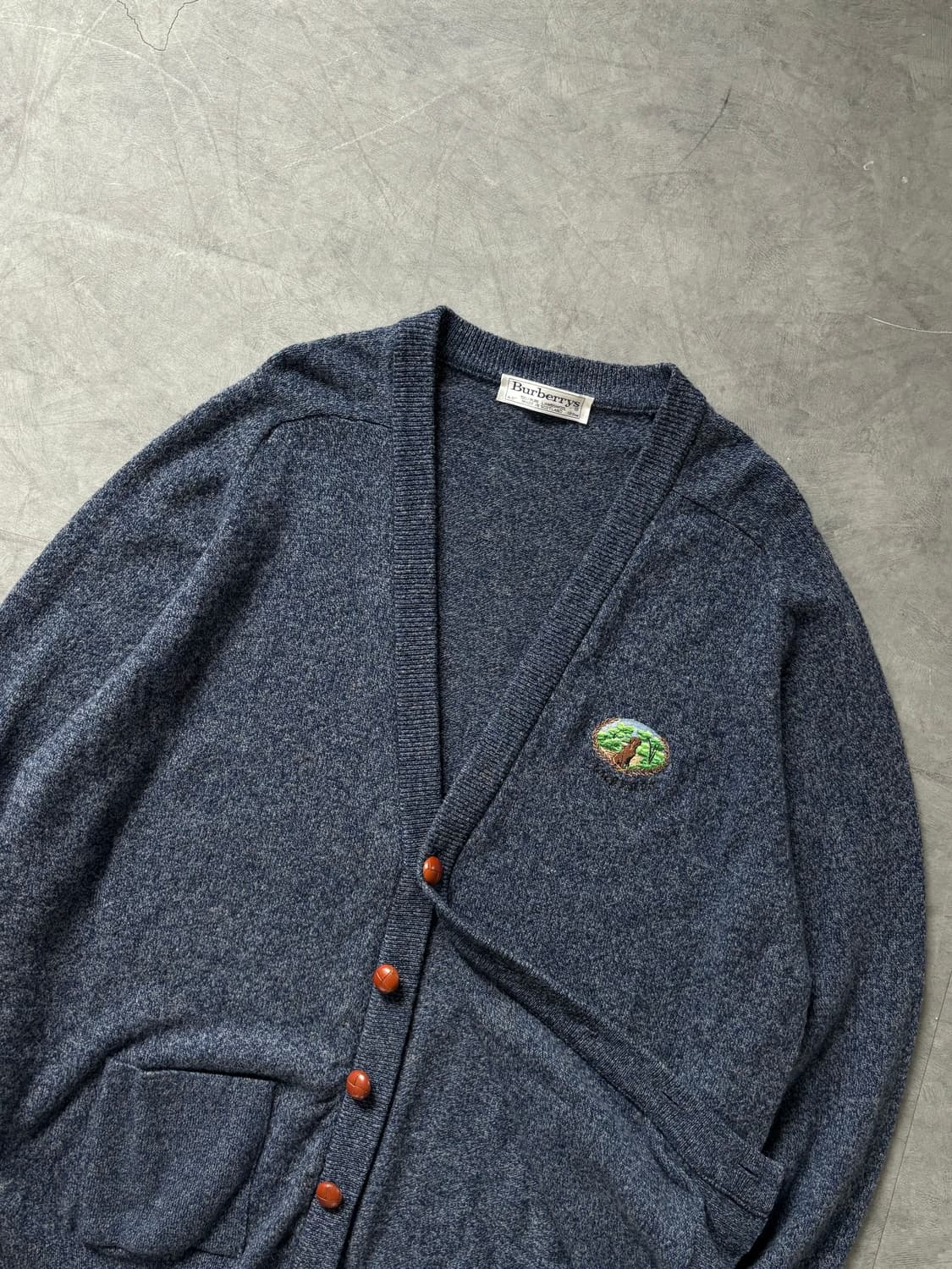 Burberry 버버리 자수로고 블루 브이넥 가디건 상품이미지4