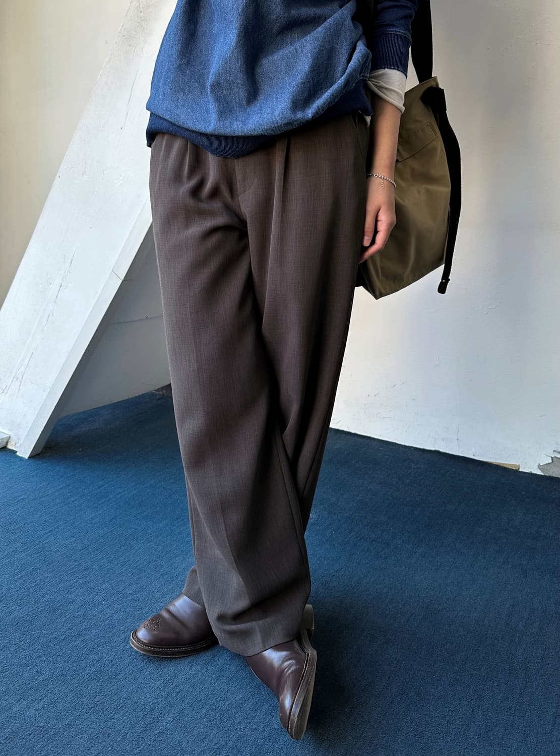  2 pleats high gauge poly trousers 상품이미지1