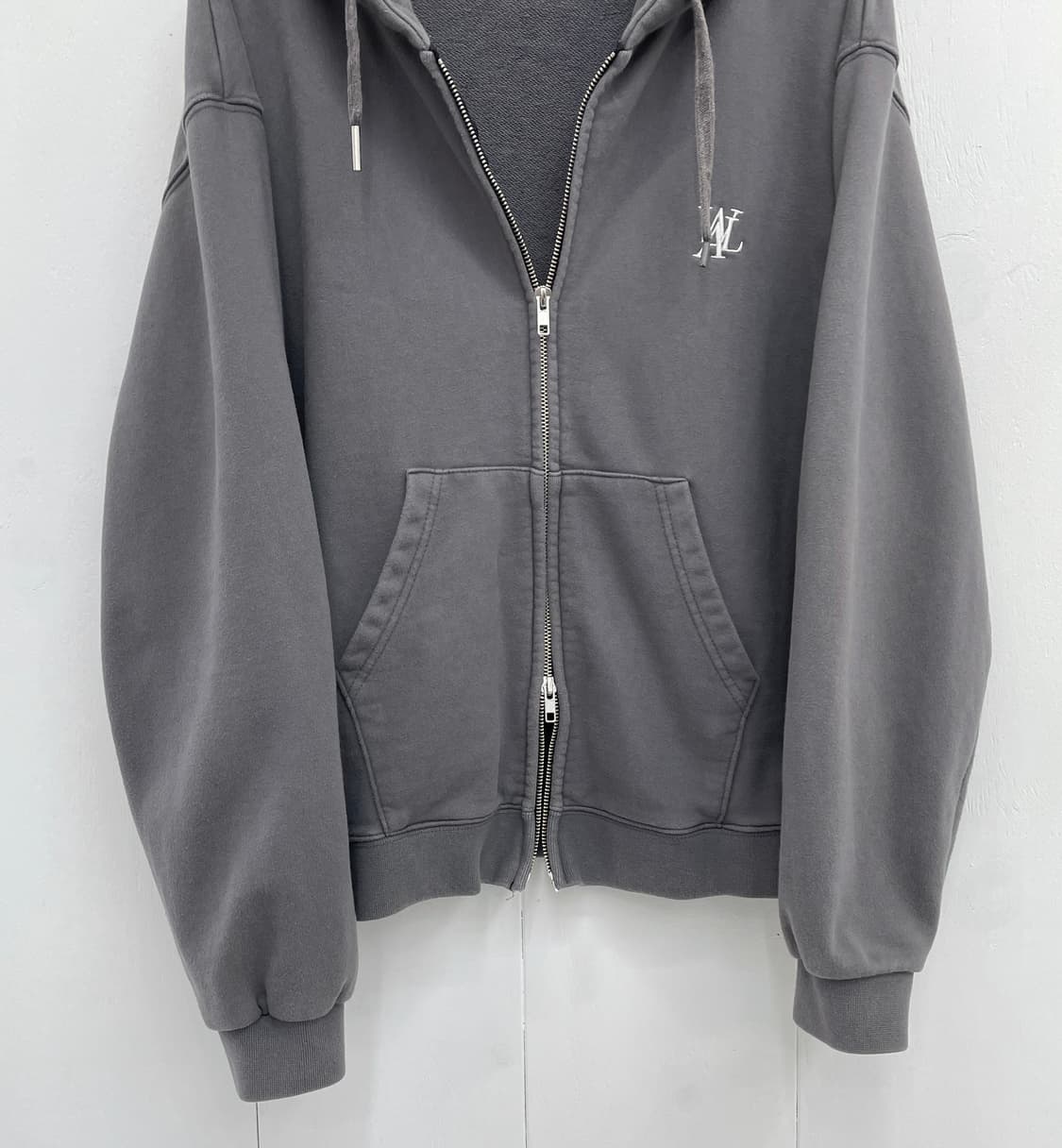 우알롱(WOOALONG) 시그니처 로고 투웨이 후드 집업 상품이미지8