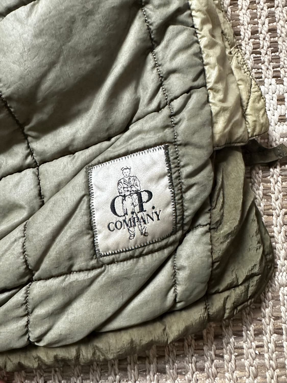 CP 컴퍼니 고글 패딩 자켓 카키 100 상품이미지7