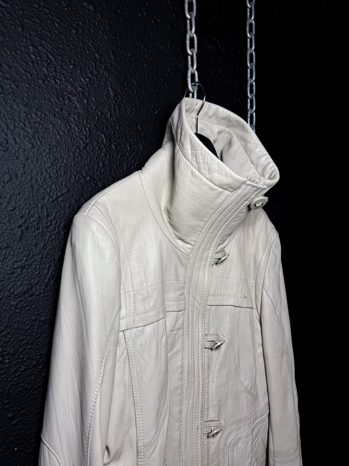 Ivory high-neck leather jacket  상품이미지4