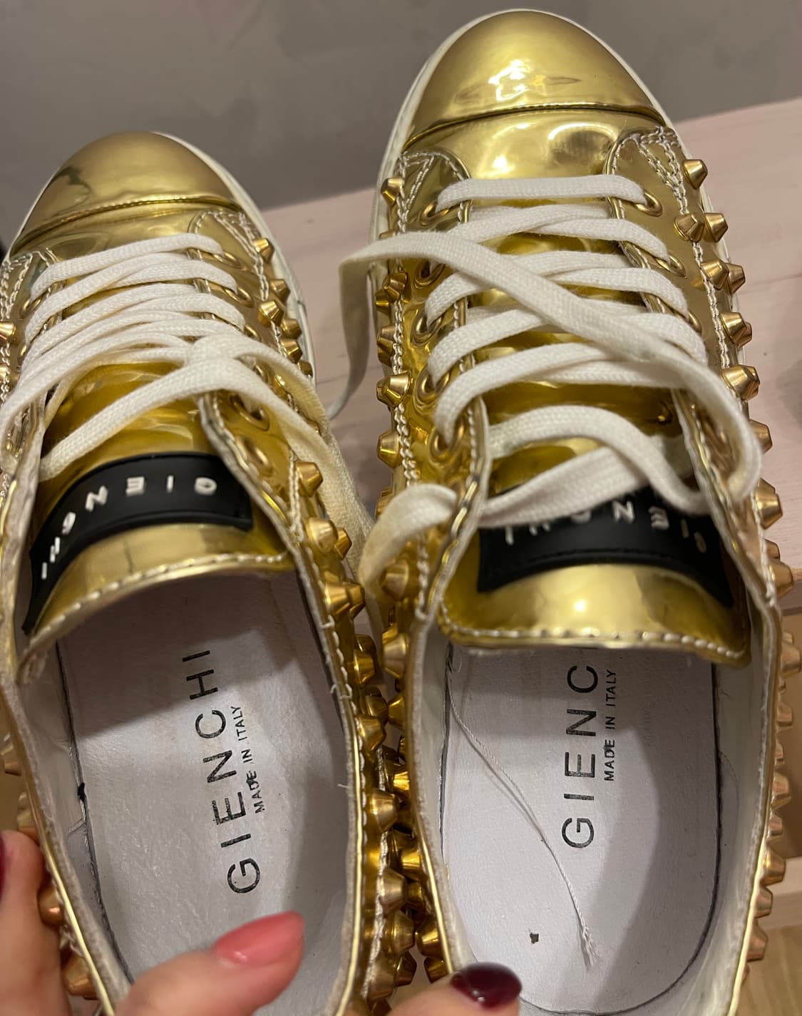  GIENCHI(젠치) 골드 스터드 스니커즈 37 / 박스 포함 상품이미지6