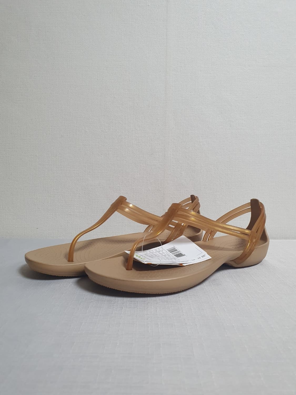 미사용 크록스 여성 샌들 이사벨라 T스트랩 202467-854 250mm 상품이미지2