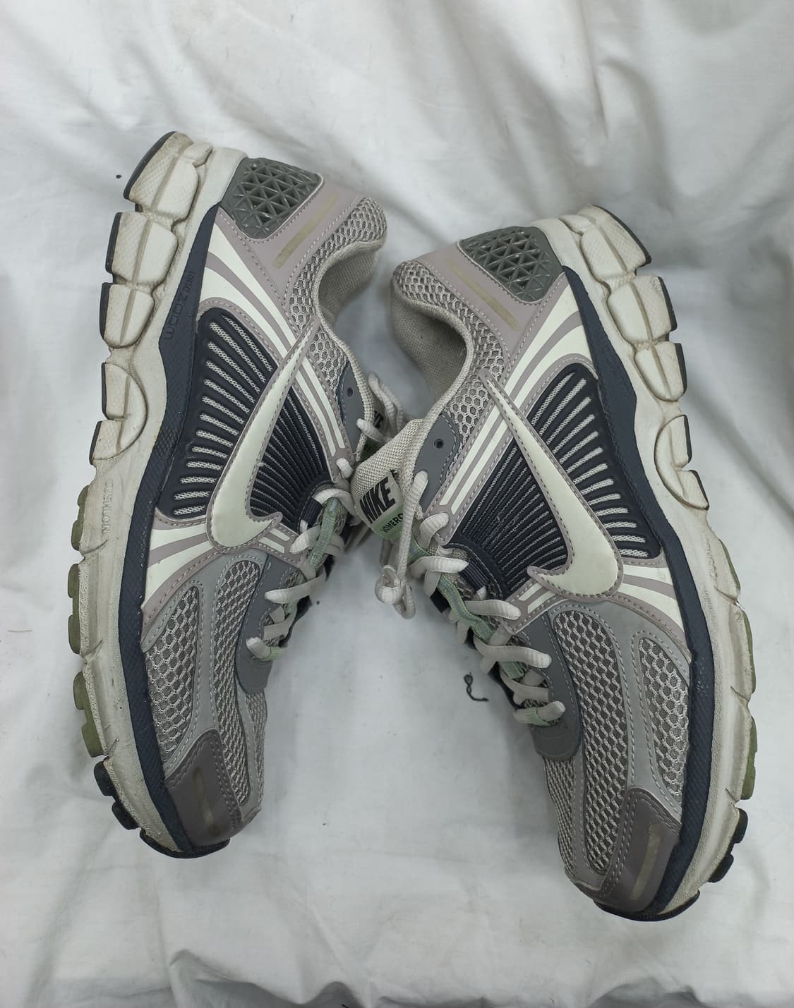 나이키 줌 보메로 5 운동화 275mm 상품이미지2