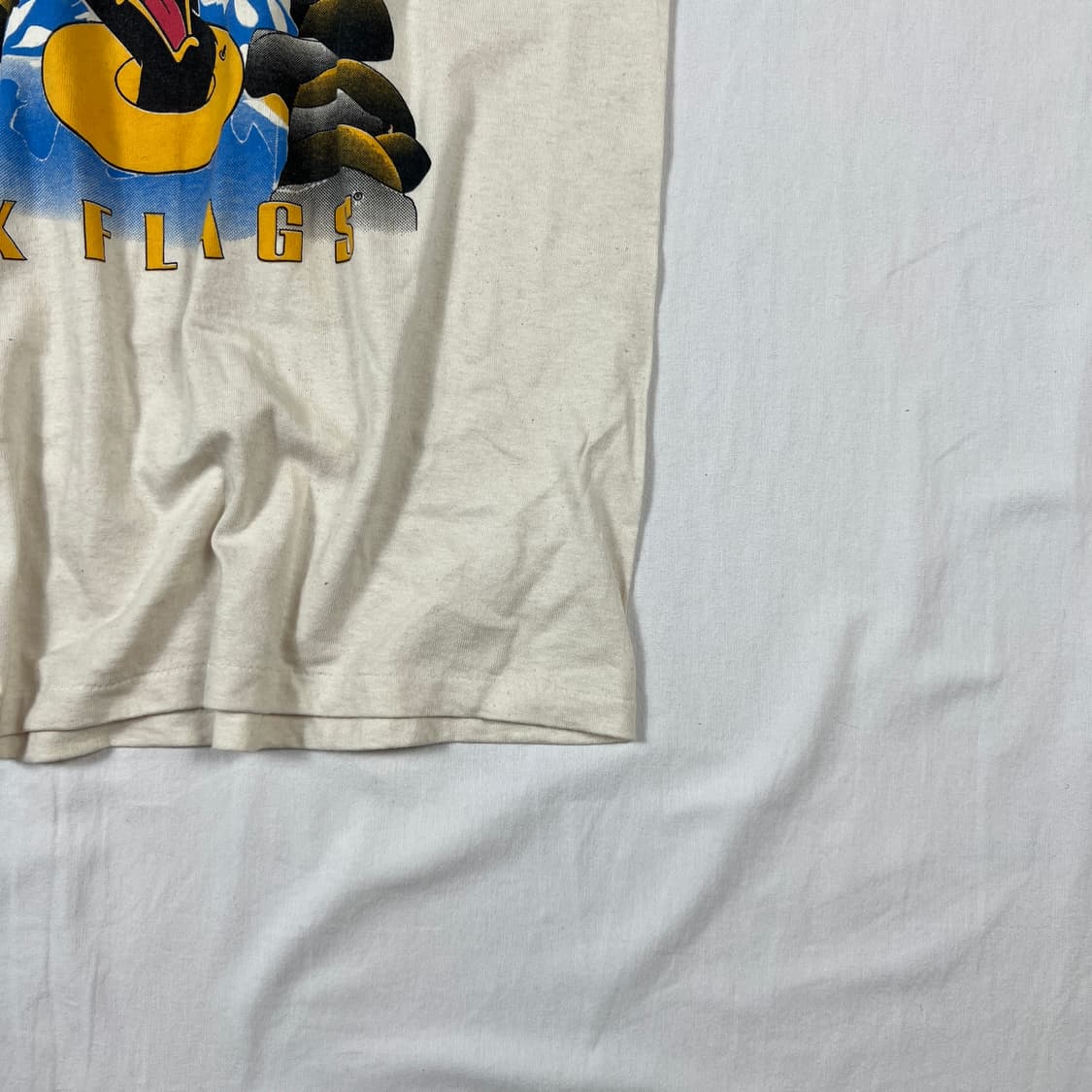 90‘s 93년도 루니툰즈 six flags 후드반팔티 상품이미지5