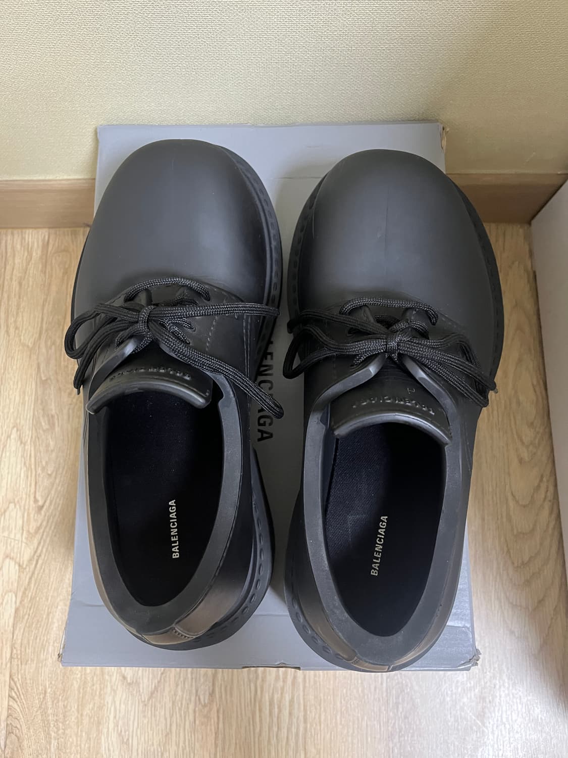 발렌시아가 스테로이드 더비 42
 상품이미지3