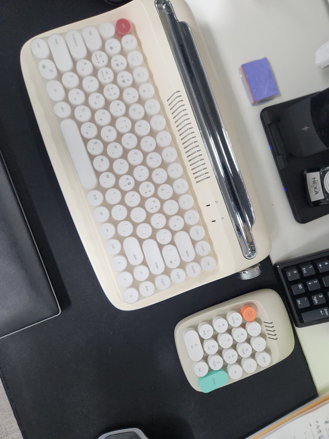 # 레트로 미니블루투스 타자기 형 키보드B303 텐키리스 키보드 급처 상품이미지3