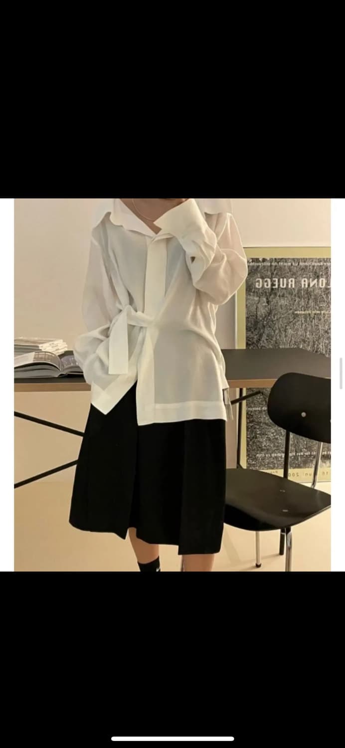 위아 헤라 언발 블라우스 상품이미지3