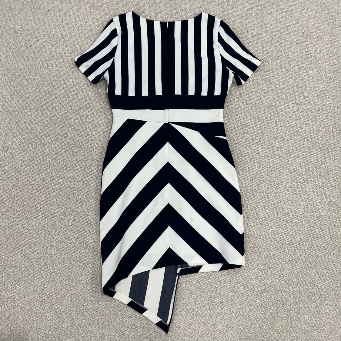 L 고급 언발 스트라이프 반팔 원피스 0123M 상품이미지4