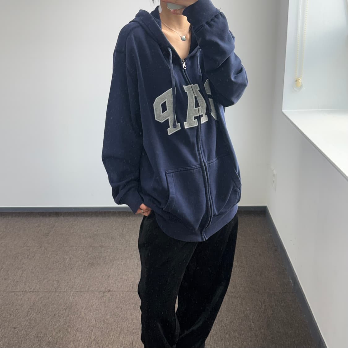 Gap 갭 그레이 로고 네이비 후드집업 상품이미지2