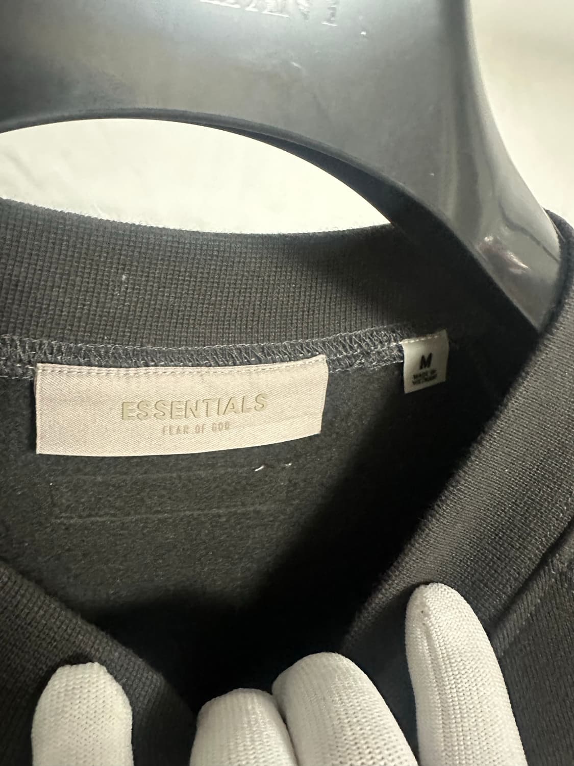 에센셜 피오갓 모크넥 맨투맨 블랙 (M) 상품이미지3