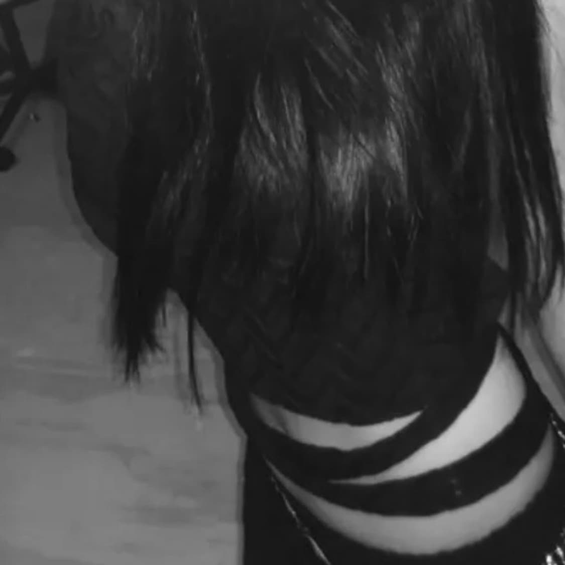 (공일공사) BACKLESS HALTER HOODIE, 상품이미지1
