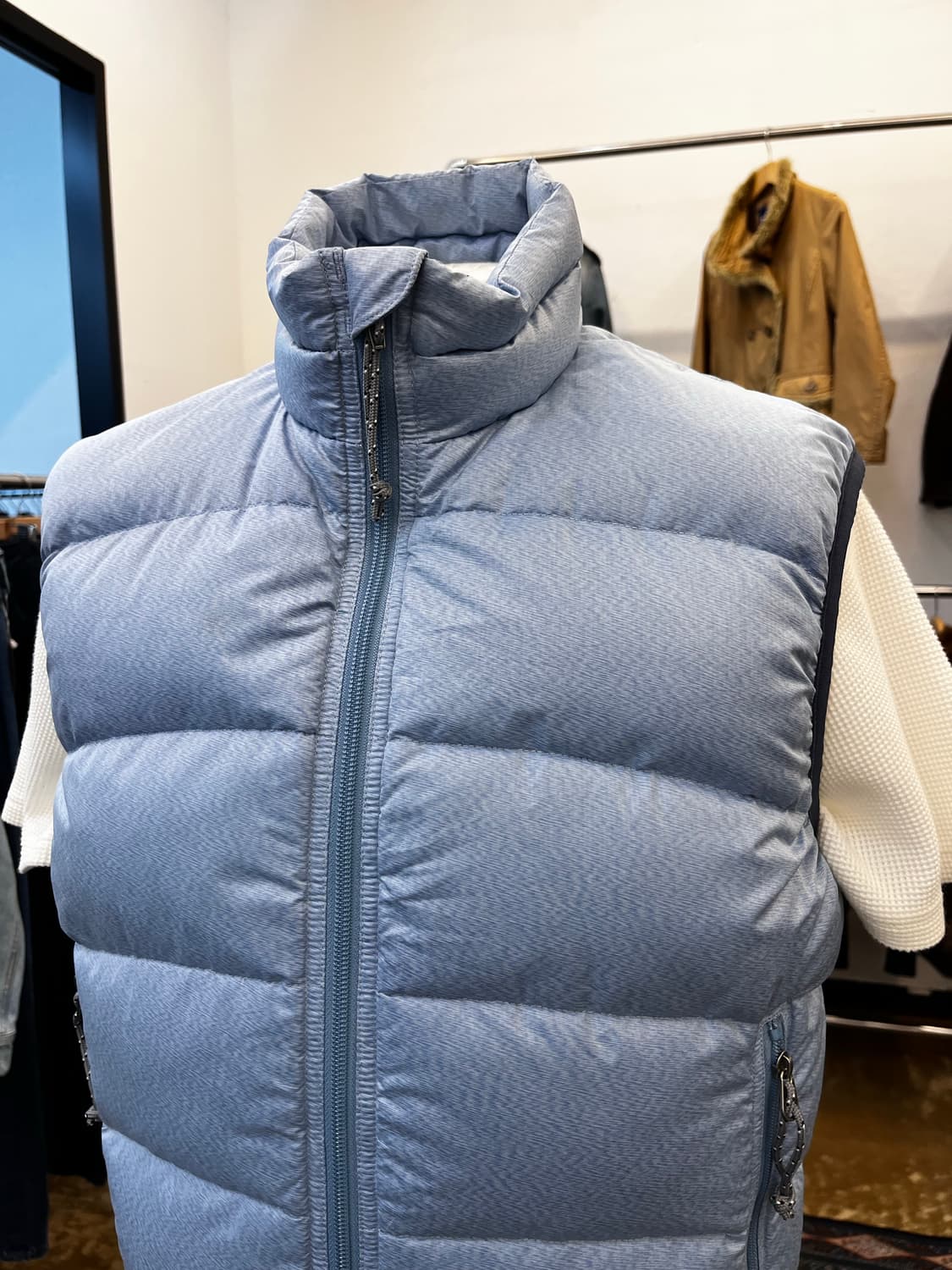 파타고니아 구스다운 푸퍼 베스트 스카이블루 상품이미지3