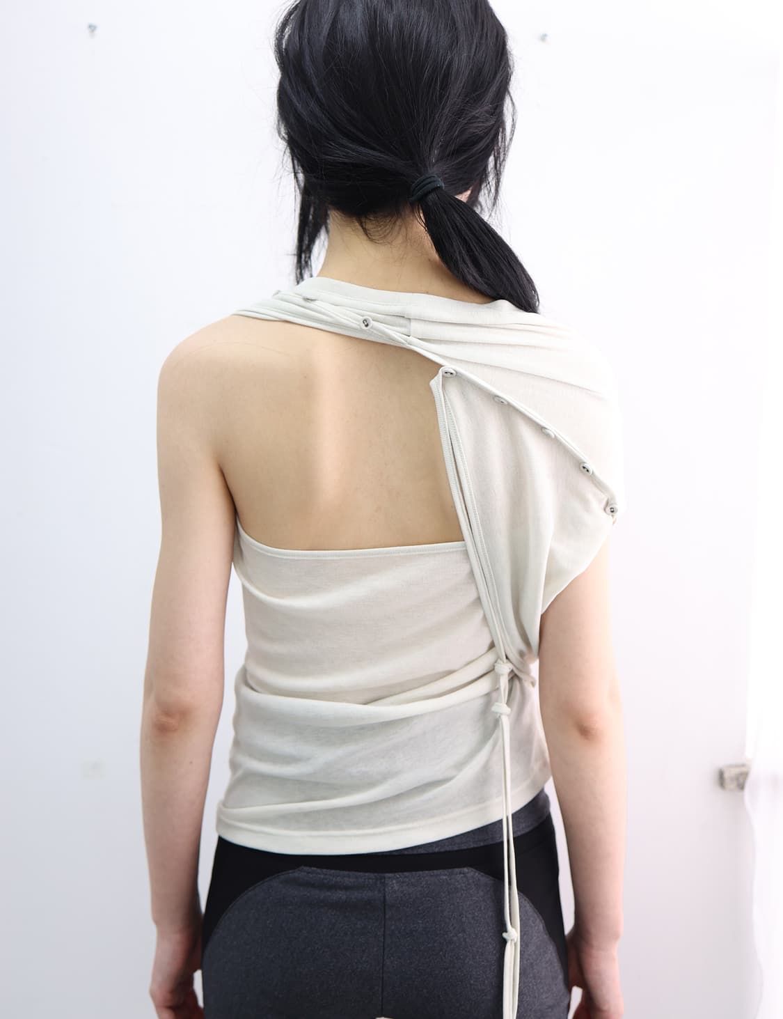 울리카상투스 홀터 랩 슬리브리스 상품이미지1