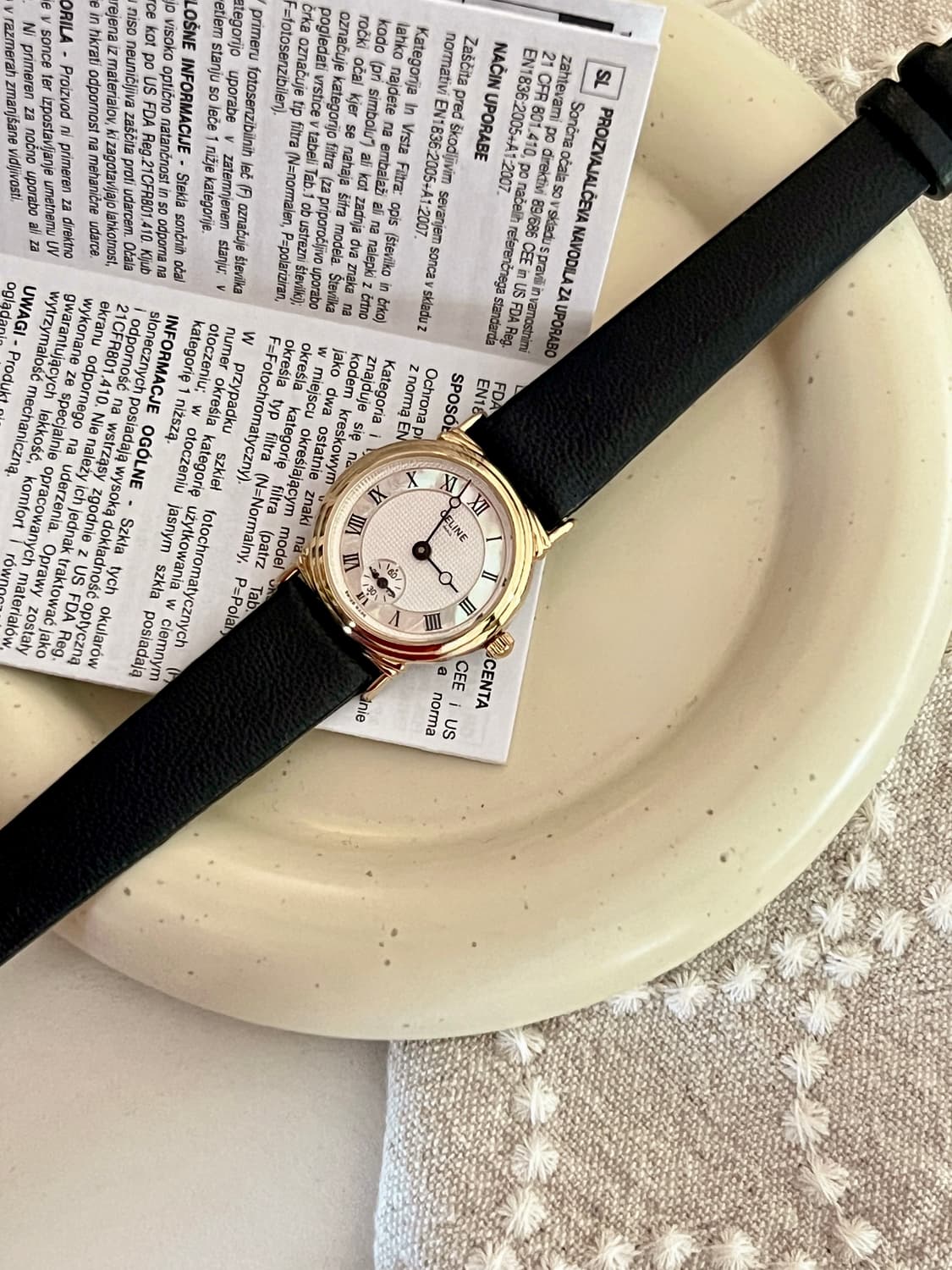 CELINE  셀린느 스몰세컨드 골드 라운드 시계  상품이미지1