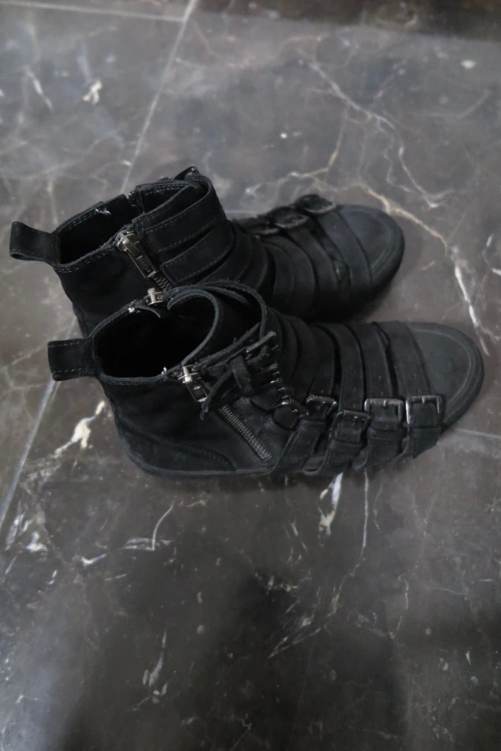 ann demeulemeester buckle suede sneakers 상품이미지2