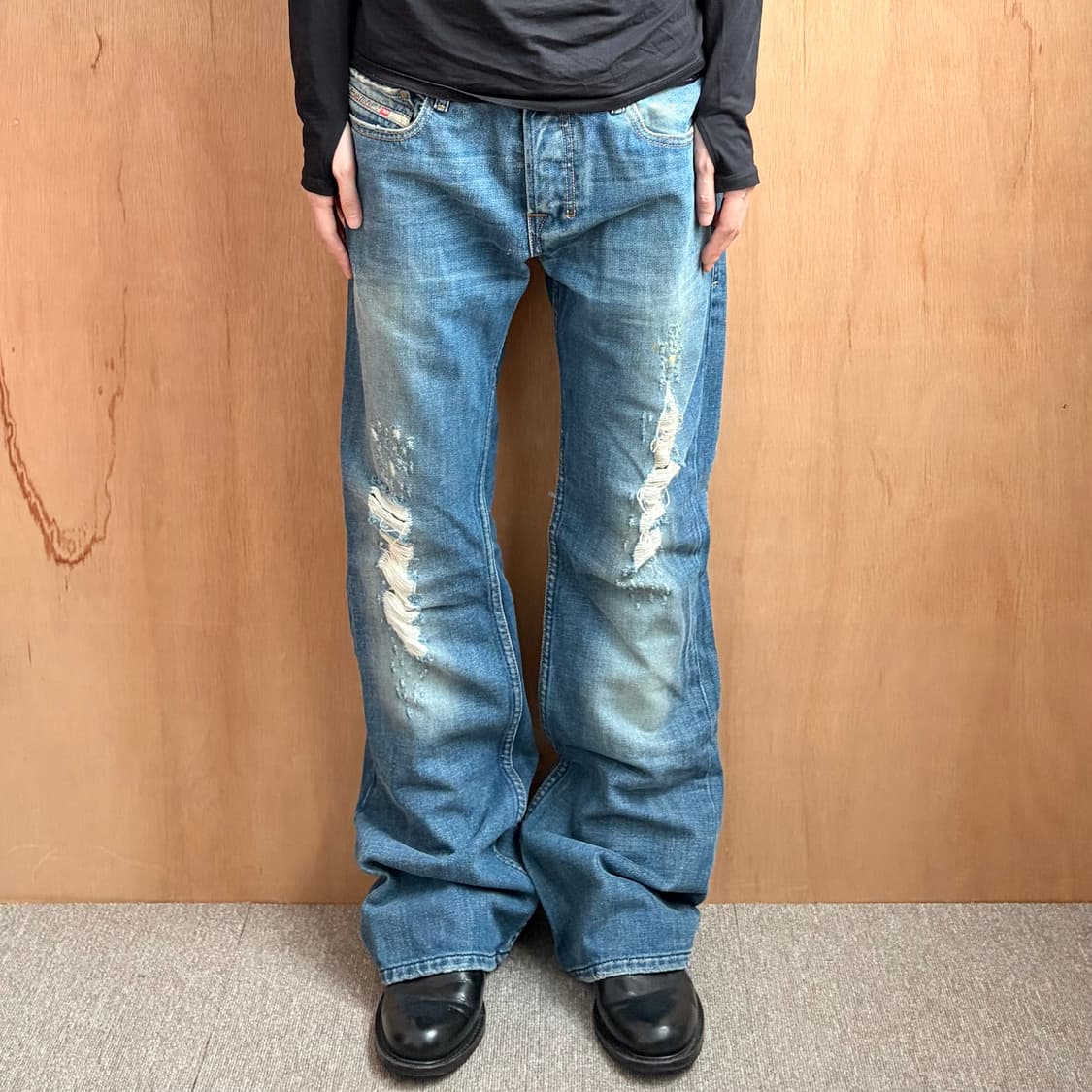 디젤 데미지 플레어 데님 팬츠 상품이미지1