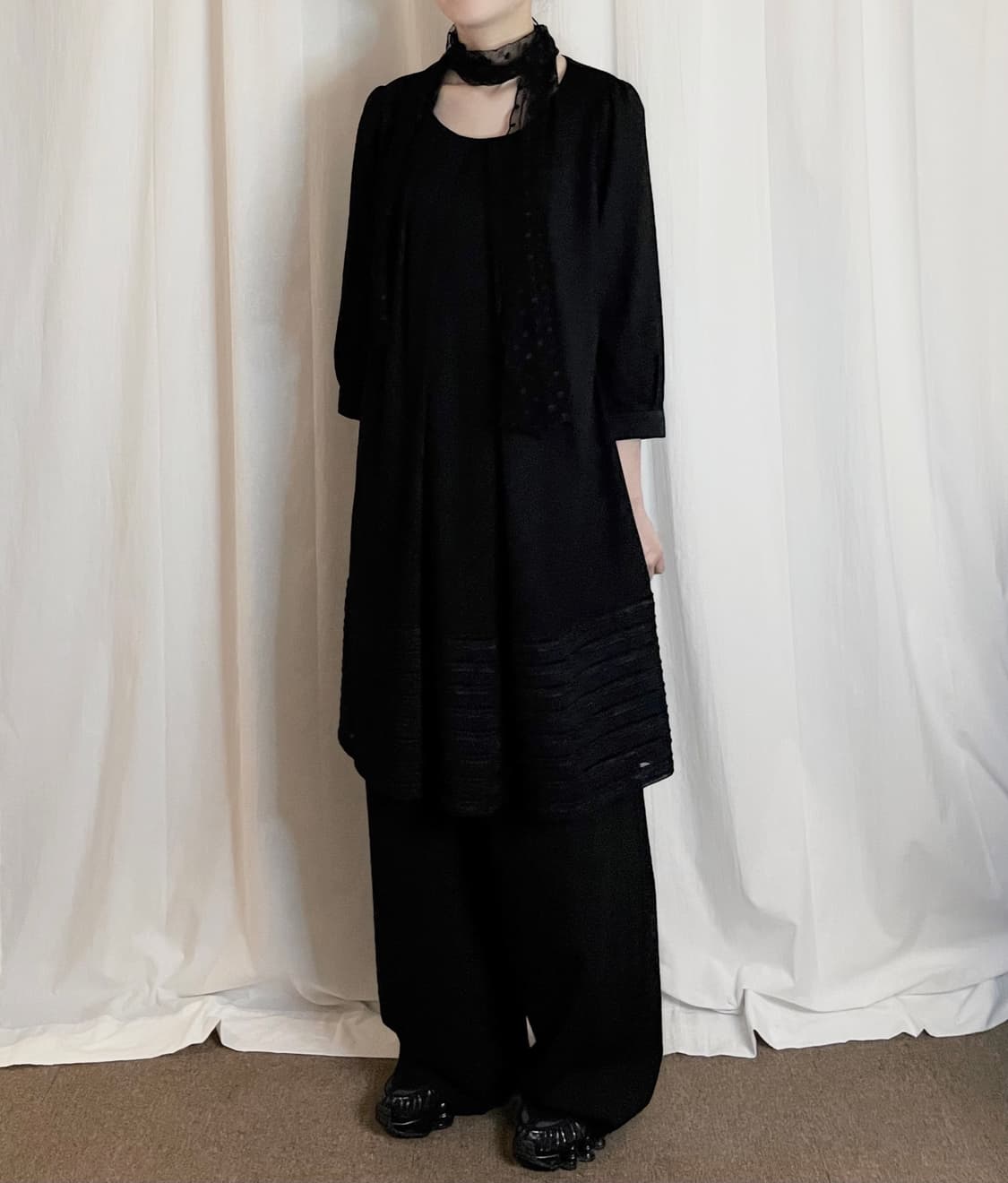 Shirring Neckline Midi Dress - Black 상품이미지4
