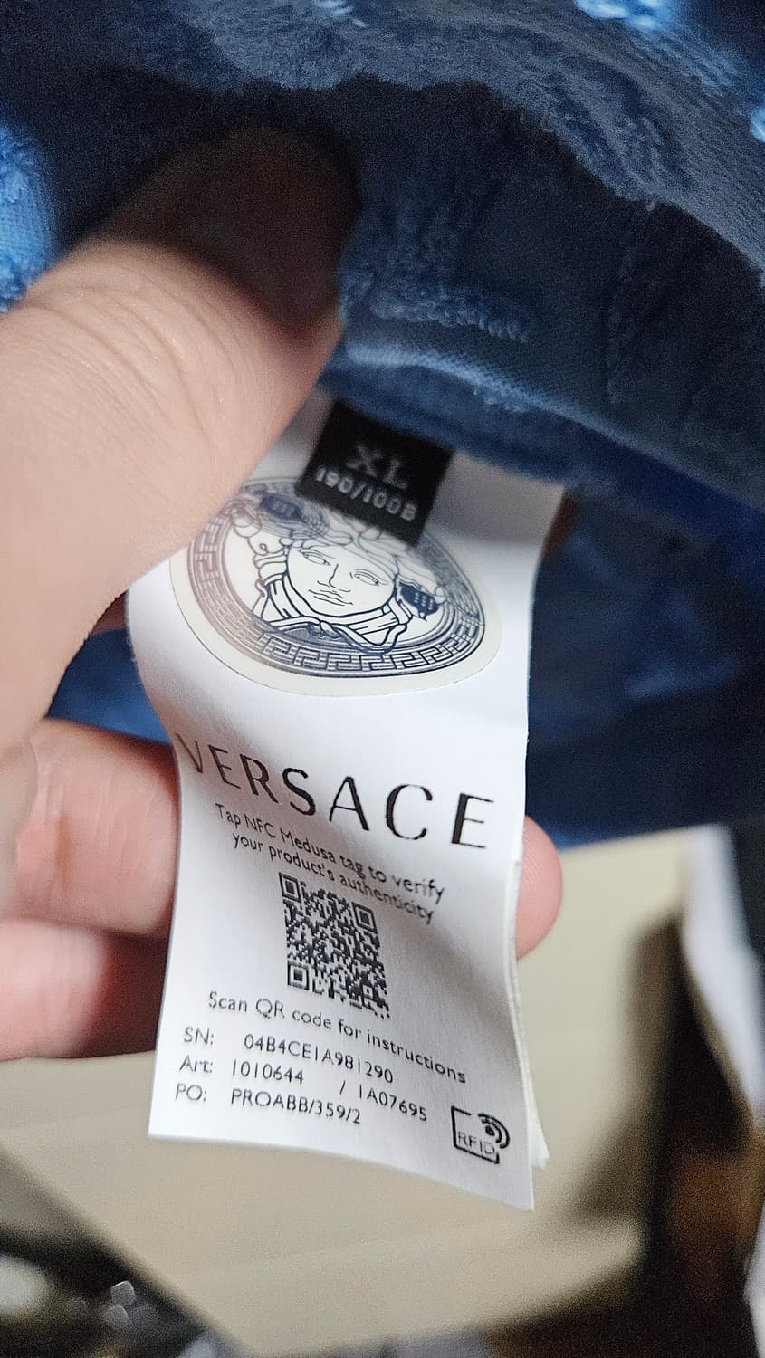 베르사체 타올 로고 엠보싱 반팔티셔츠 스카이블루 상품이미지3