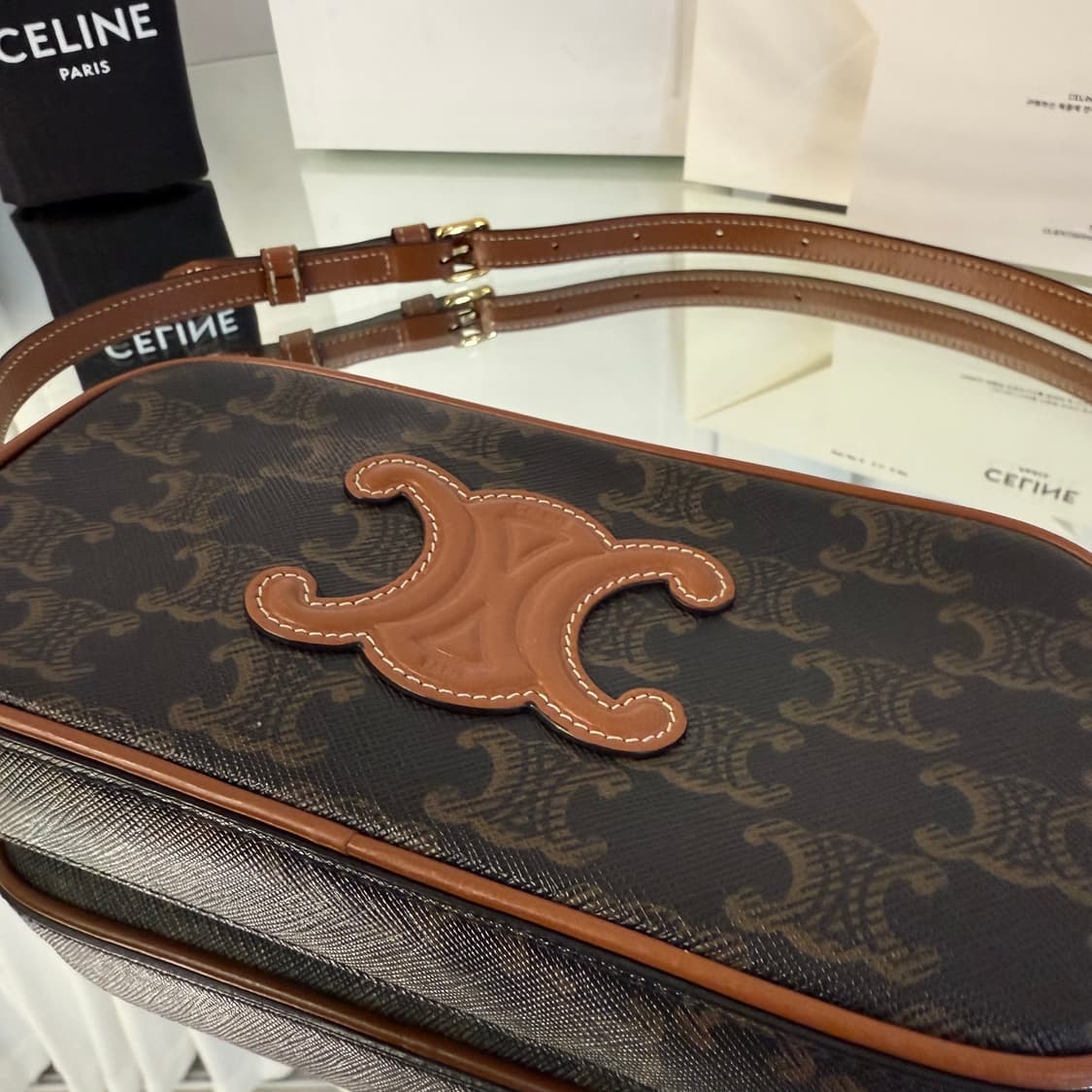 셀린느 퀴르 트리오페 미니 카메라 숄더백  상품이미지6