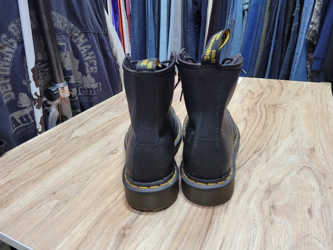 Dr.martens 닥터마틴 1460 블랙 8홀 워커 부츠 상품이미지3