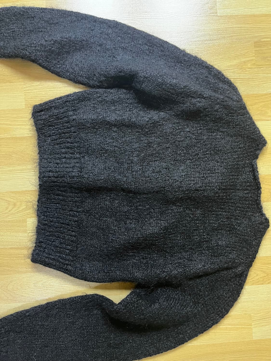 아모멘토 뉴그랜마 가디건 블랙 상품이미지3