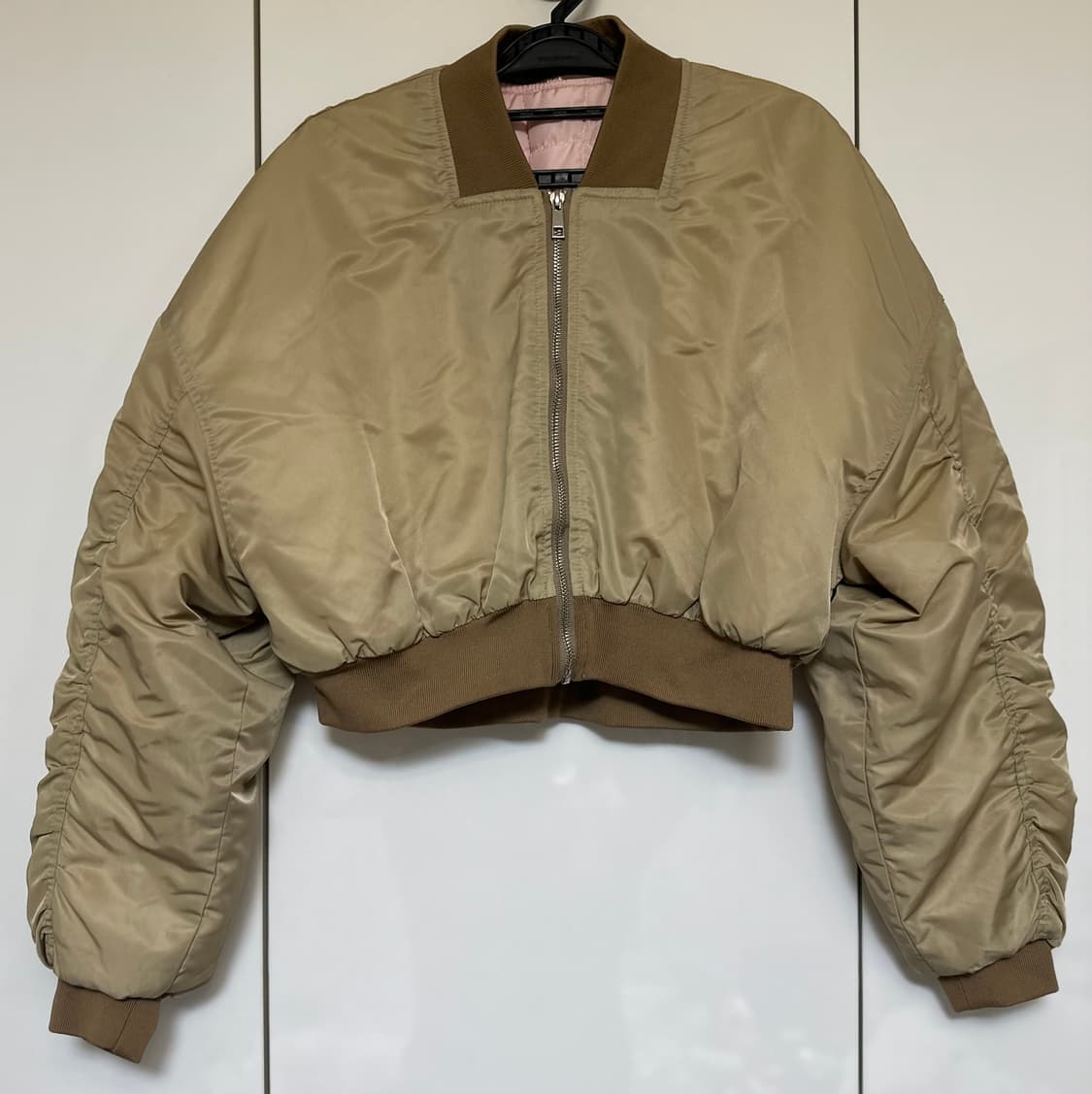 누빔크롭 봄버 자켓 상품이미지1