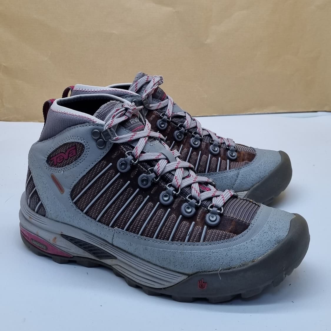 테바 경량 여성트레킹화. 등산화240. 상품이미지1
