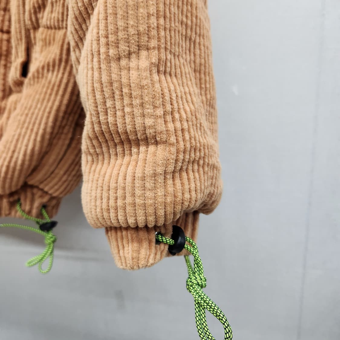 헤지스 로고자수 니트 L 상품이미지5