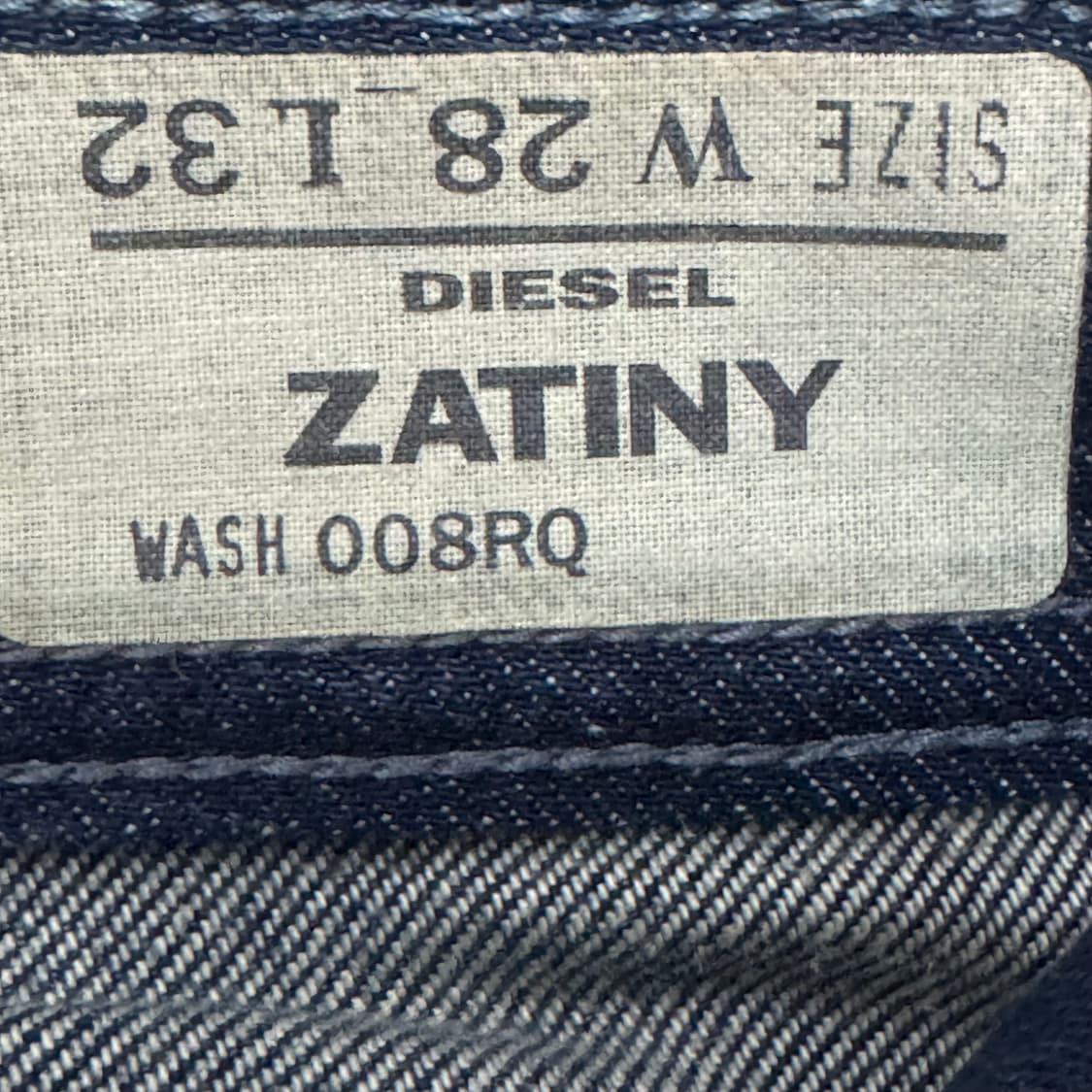 디젤 자티니 플레어 스크래치 워싱 세미 부츠컷 데님팬츠 상품이미지6