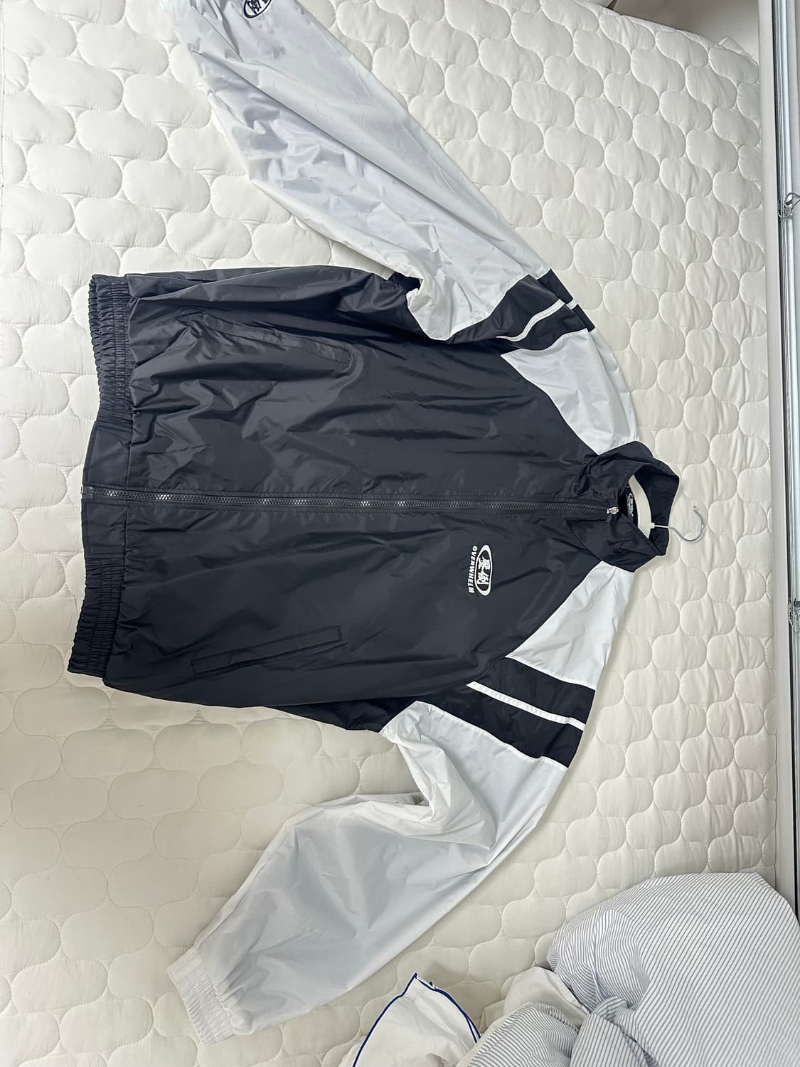 압도 overwhelm 윈드브레이커 바람막이 M사이즈 판매 상품이미지4