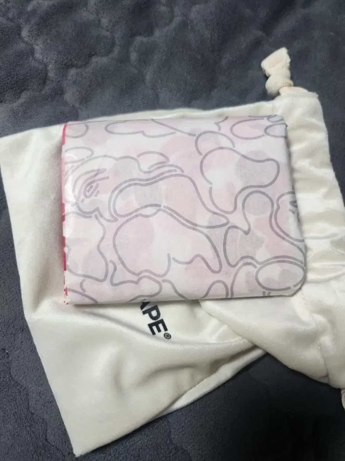 (새상품) 베이프 2025 지갑 핑크 상품이미지5