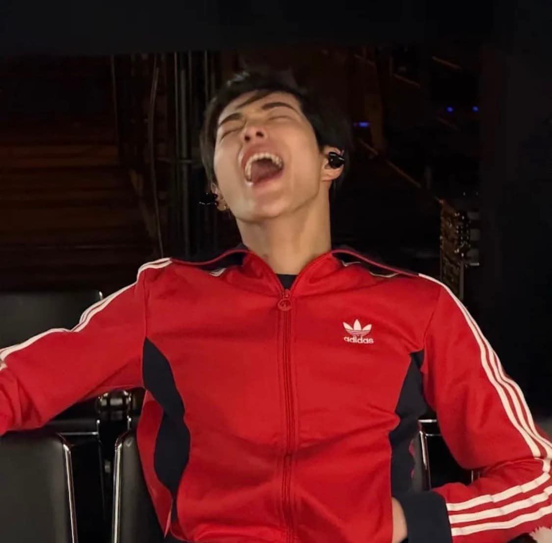 코르티스 건호) 아디다스 유로파 트랙탑 95 상품이미지1