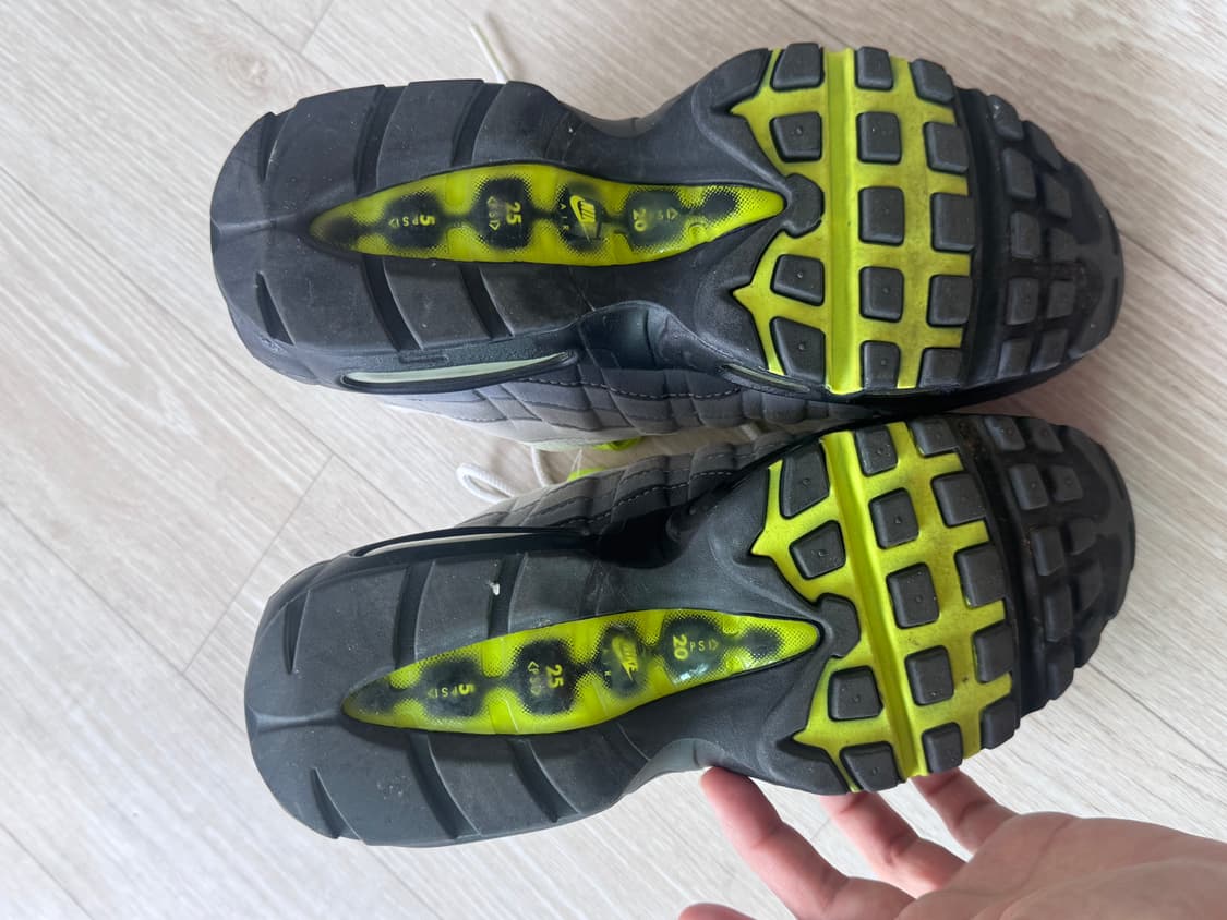 에어 맥스 95 OG 네온 240 상품이미지4