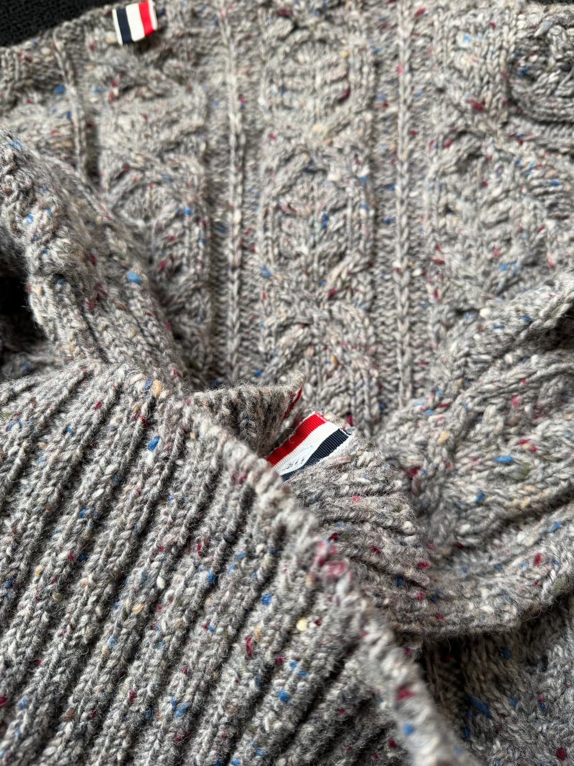 톰브라운 케이블 니트 가디건 회색 2 상품이미지3