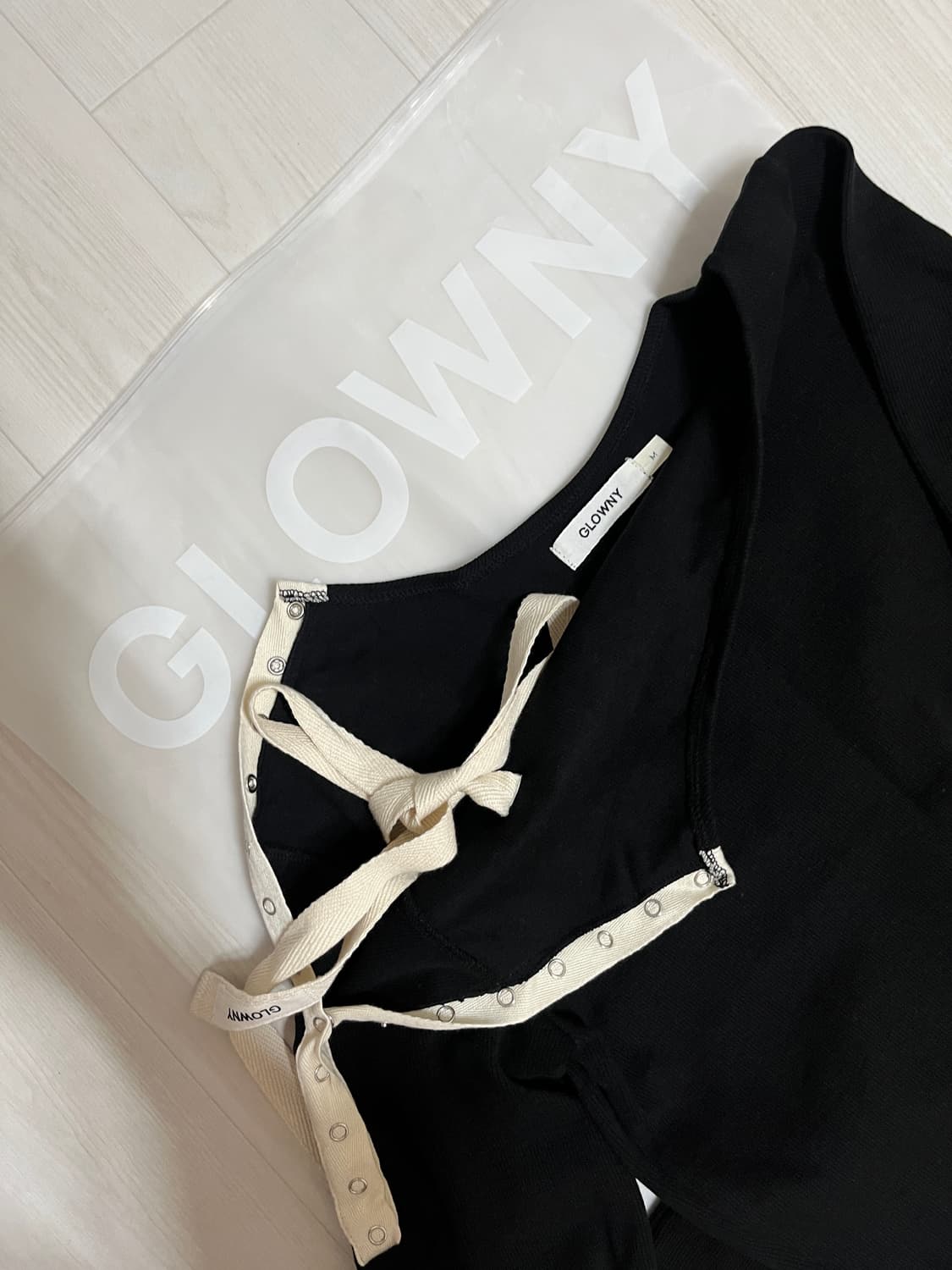 글로니 원숄더 티 / Glowny Louisa Long sleeve 상품이미지3