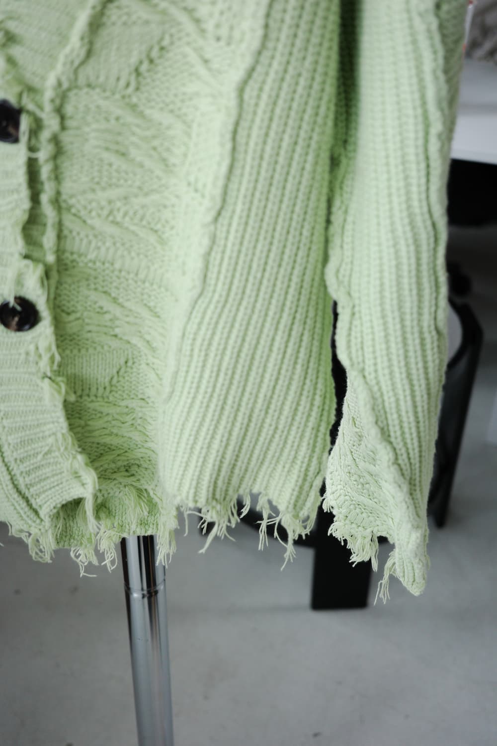 Perverze 퍼버즈 데미지 니트 가디건 상품이미지5