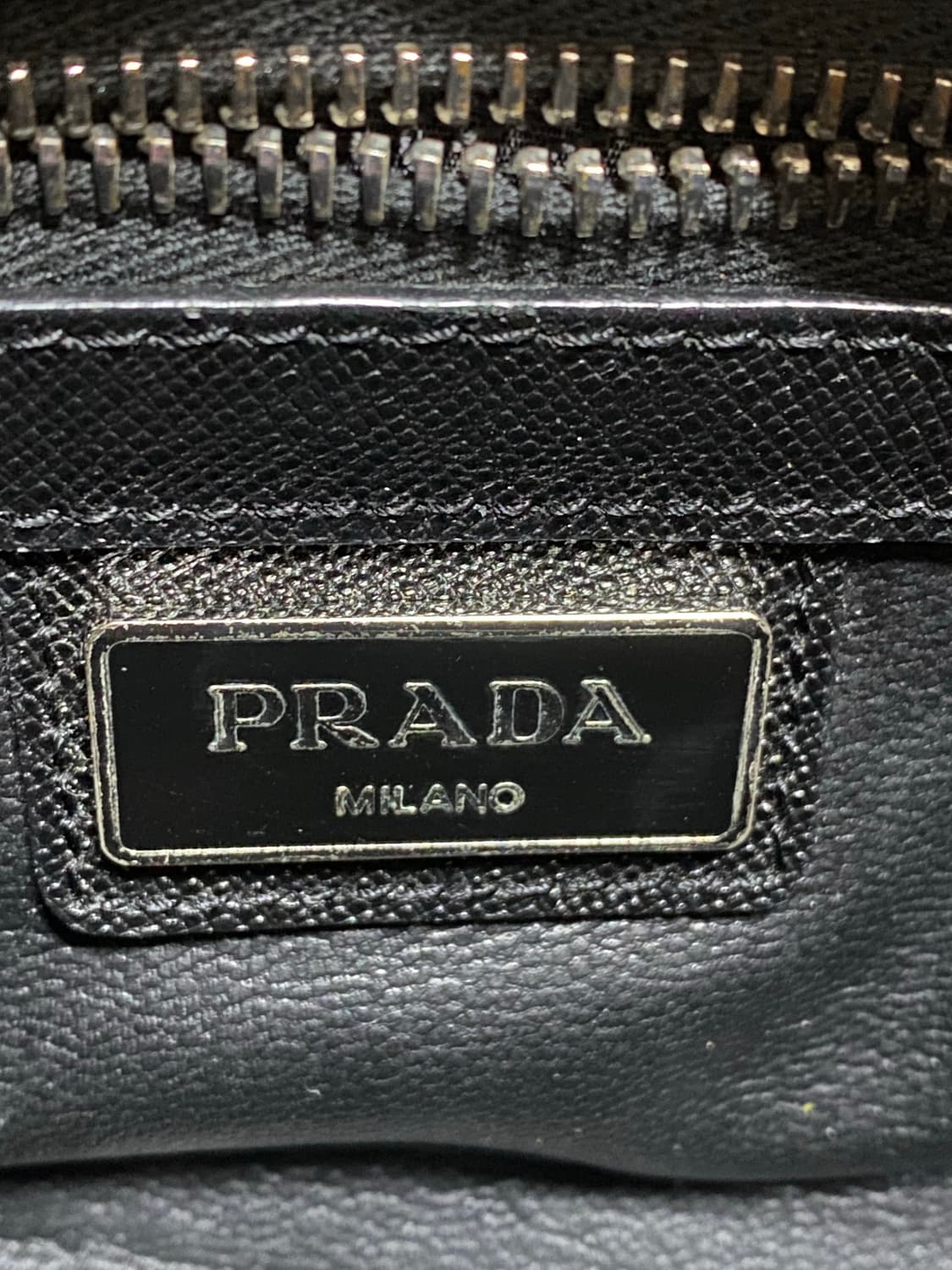 프라다 사피아노 가죽 클러치백 블랙 (정품) 상품이미지5