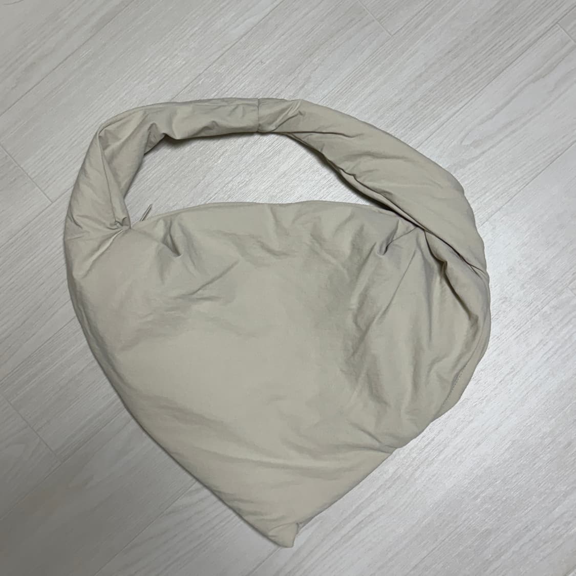코스 KITE 숄더백 나일론 베이지 상품이미지3