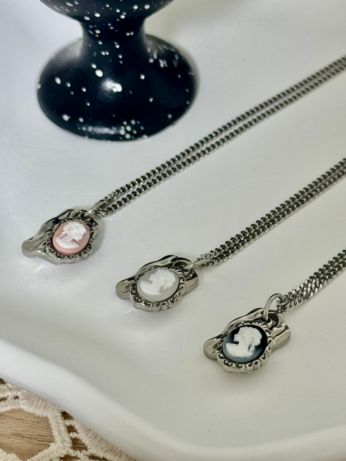 그 자체로 아트🧑‍🎨 까메오 써지컬 롱목걸이-블랙🖤 상품이미지2