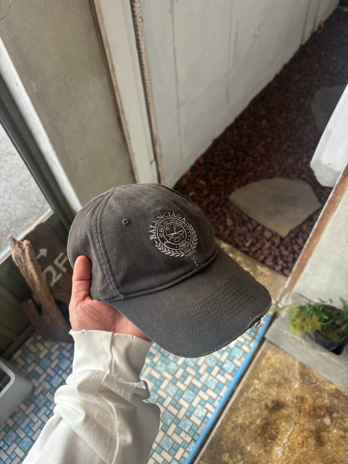 Balenciaga Inside Motif Cap 상품이미지1