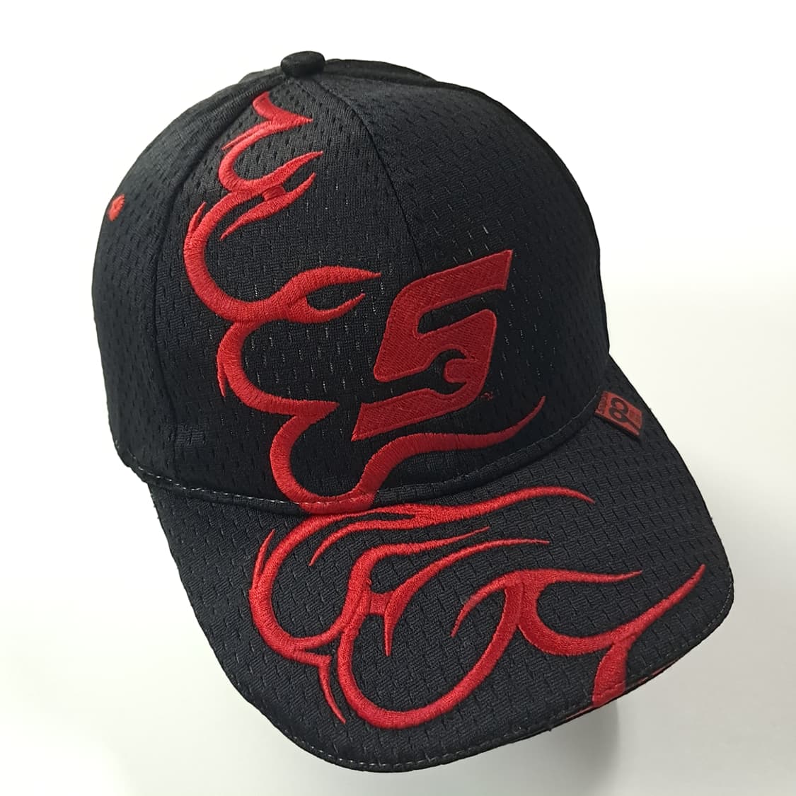 스냅온 90주년 기념 블랙 & 레드 플레임 메쉬 캡 P2115 상품이미지2