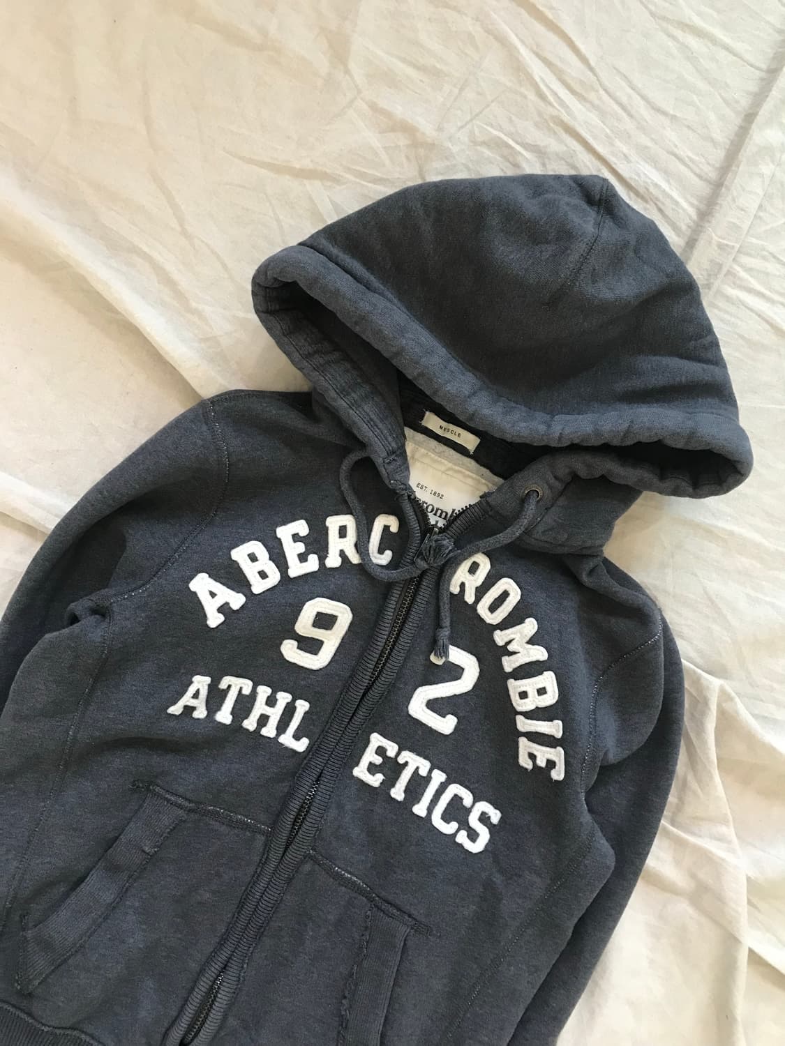 아베크롬비 자수 로고 차콜 후드집업 상품이미지6