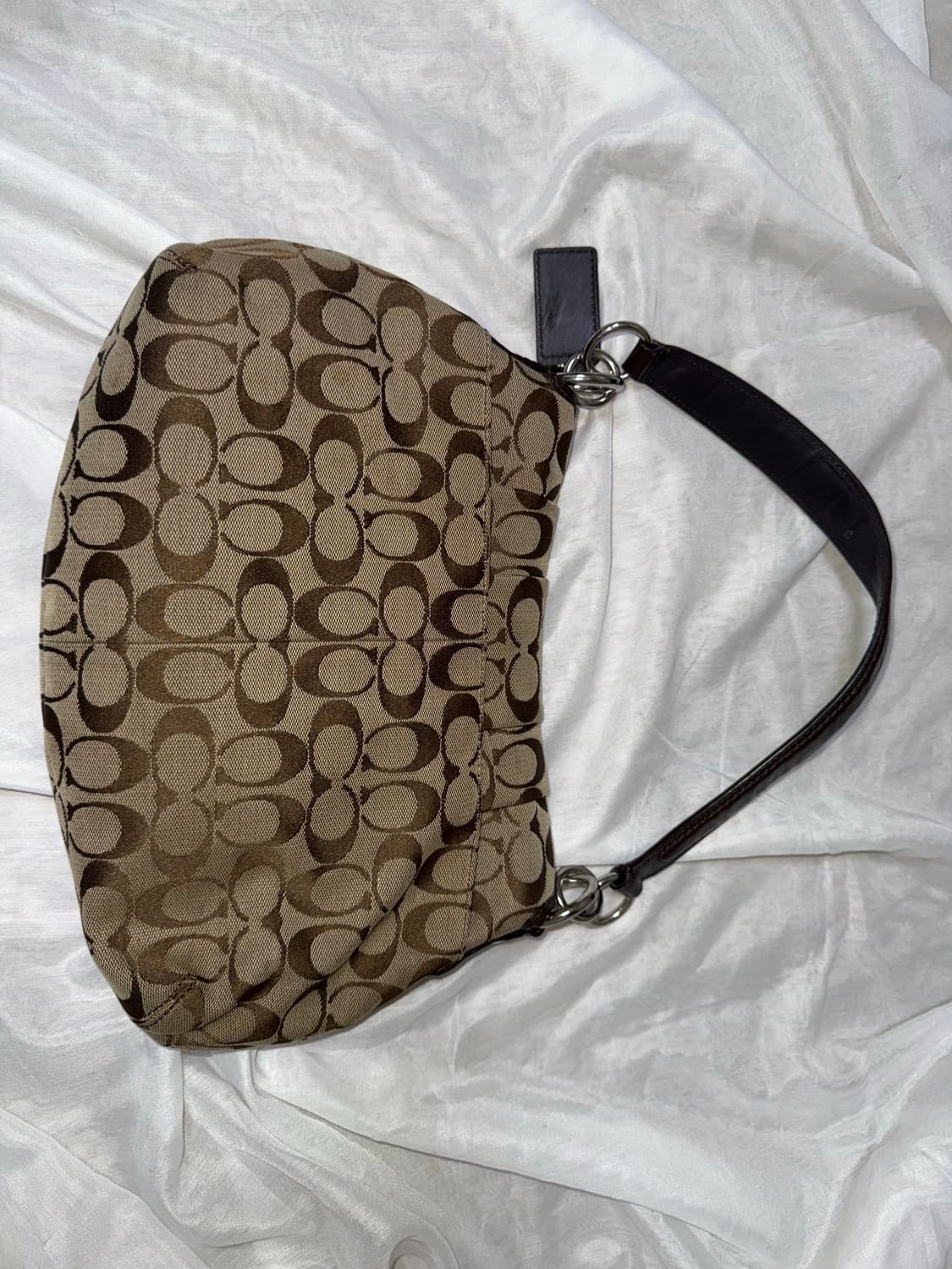 코치 소호 버클 숄더백 상품이미지7