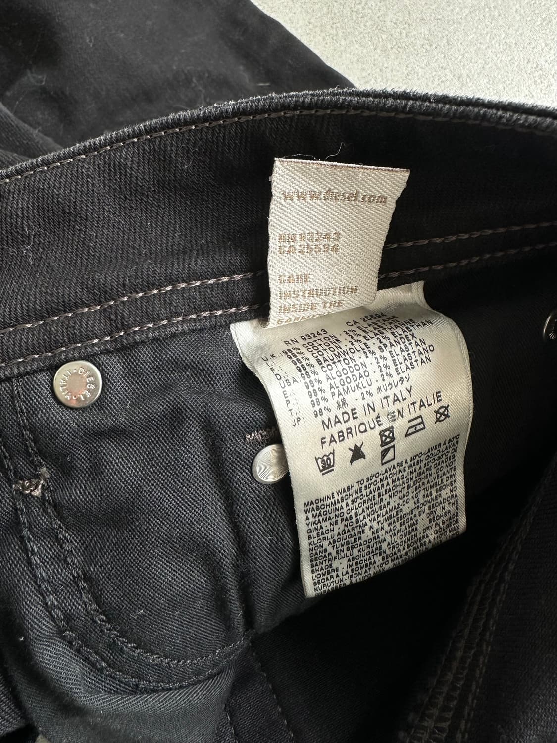 디젤 웨스턴 디스트로이드 블랙진 상품이미지7