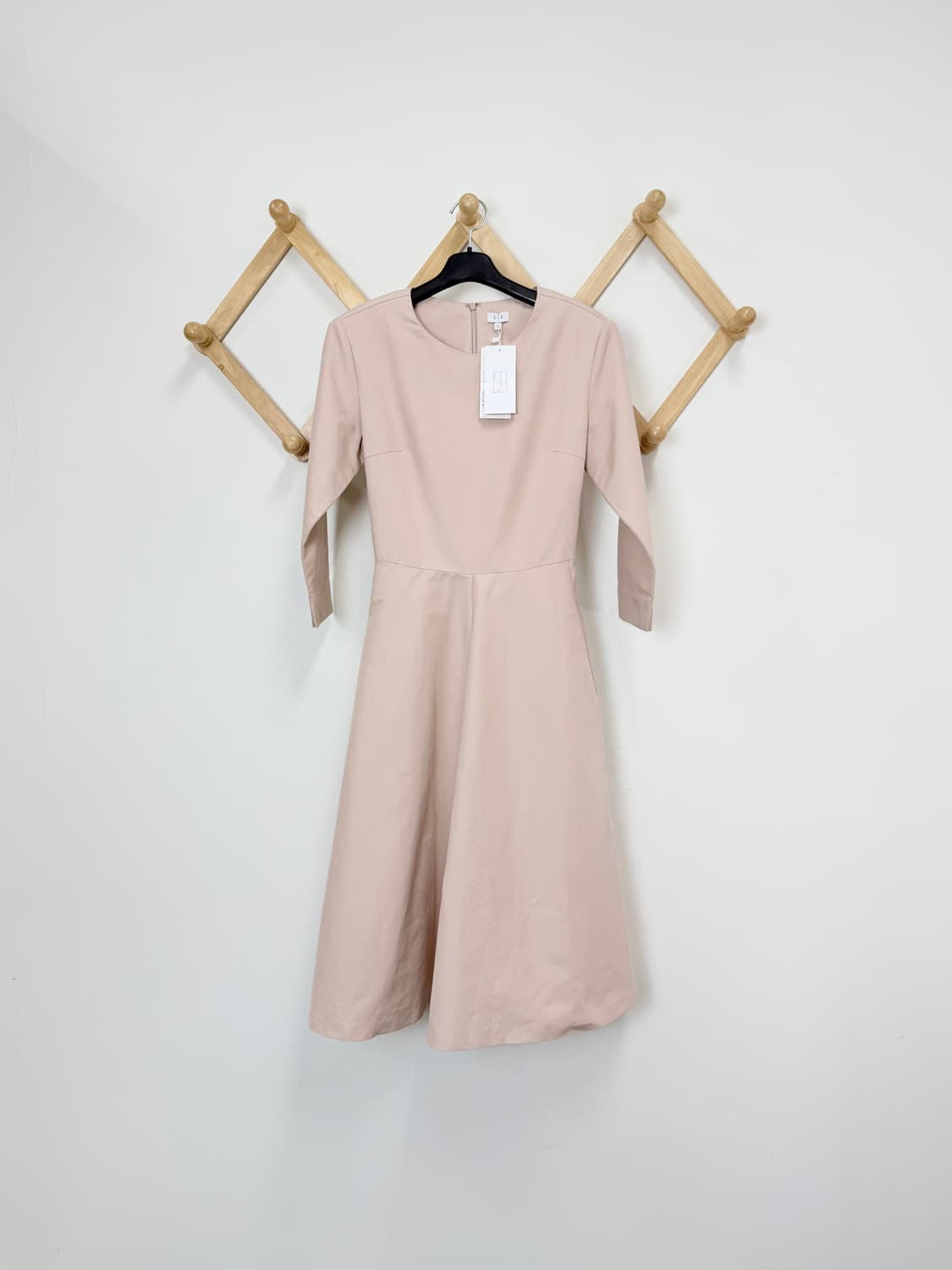 새상품 시에 레이디 라운드 컷아웃 원피스 상품이미지3