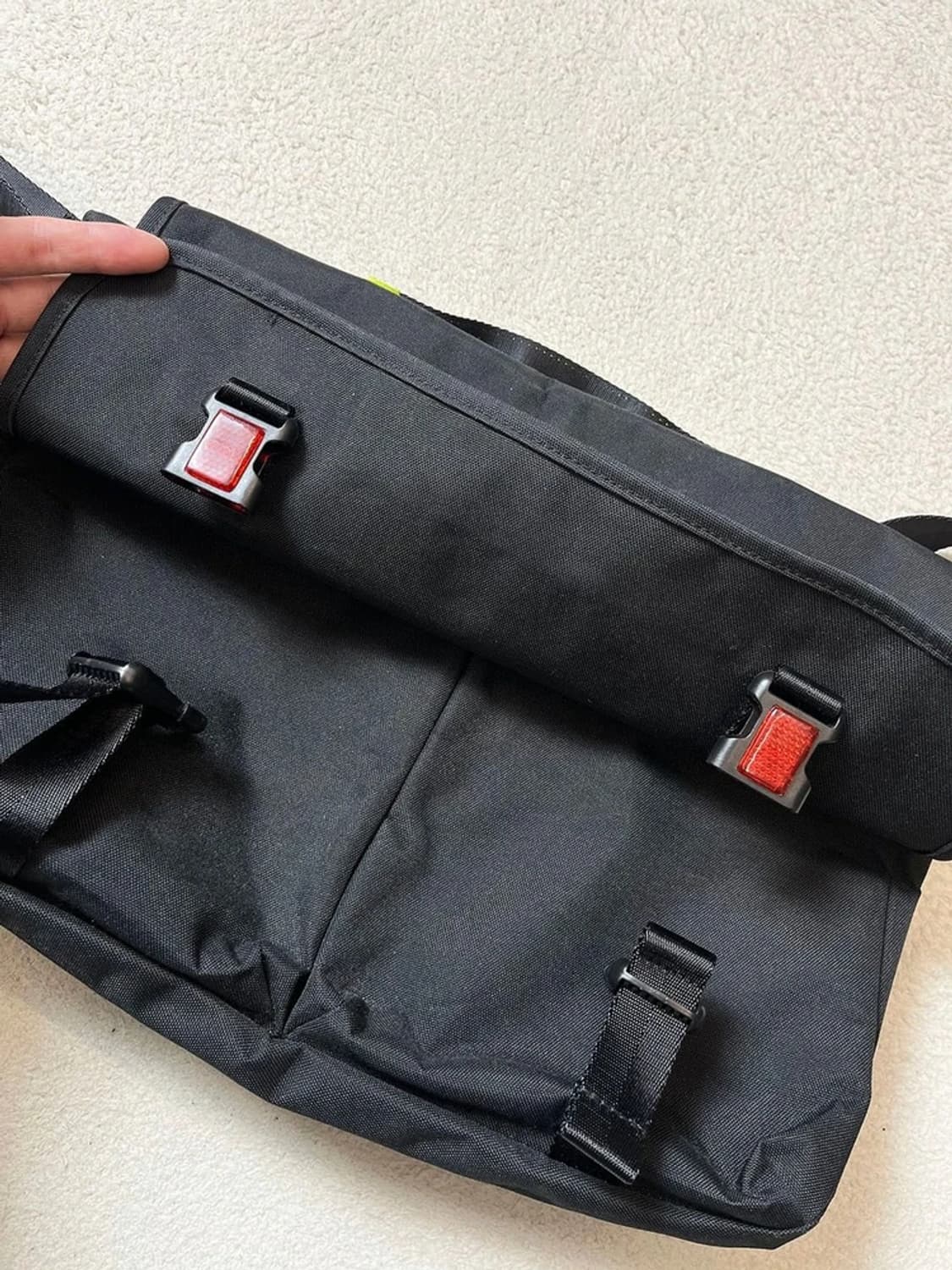 캘빈클라인진 세이프티 에센셜 메신저백 A1769 상품이미지4