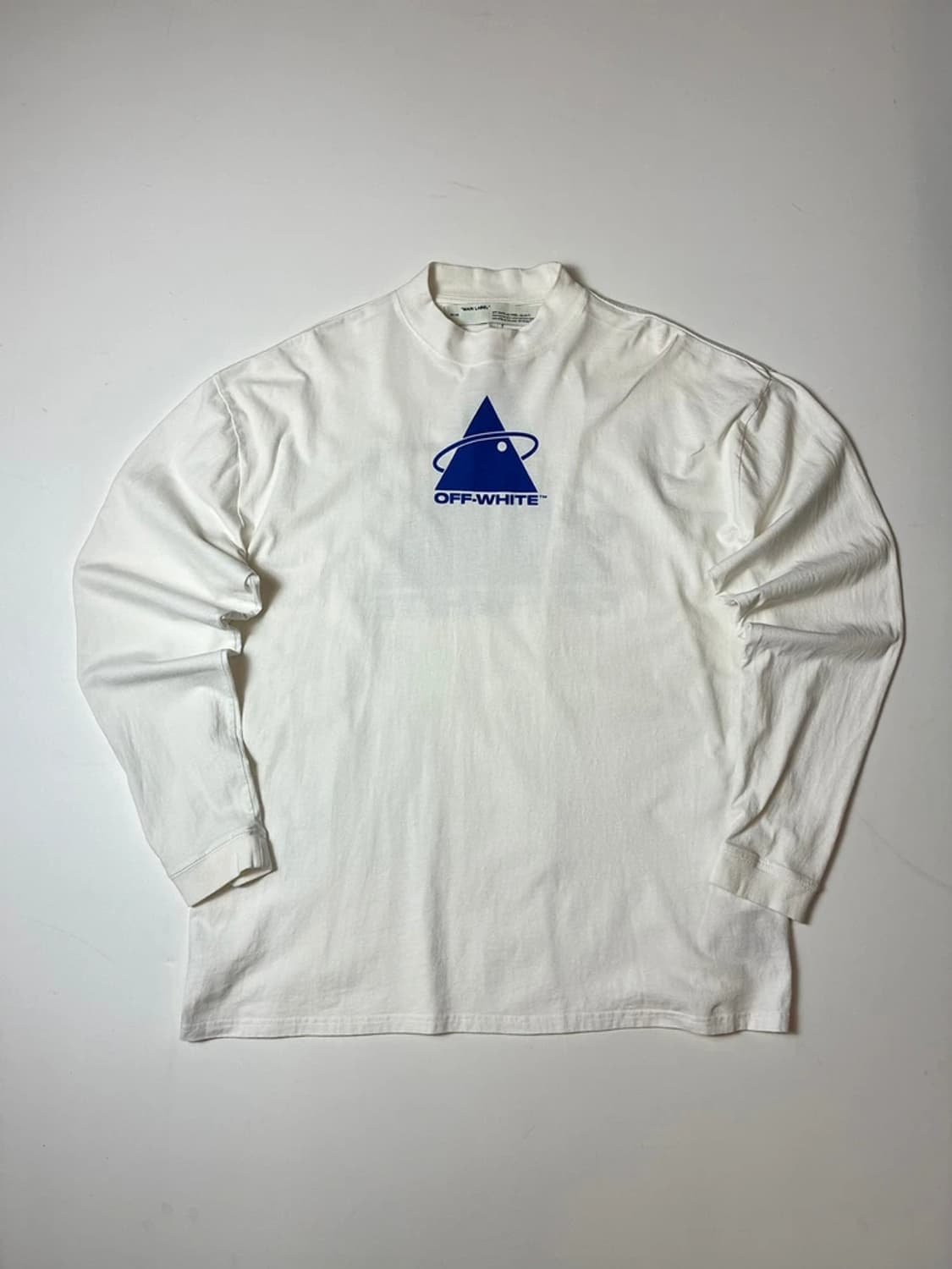 오프화이트 트라이앵글 플래닛 롱 슬리브 PN8135 상품이미지1