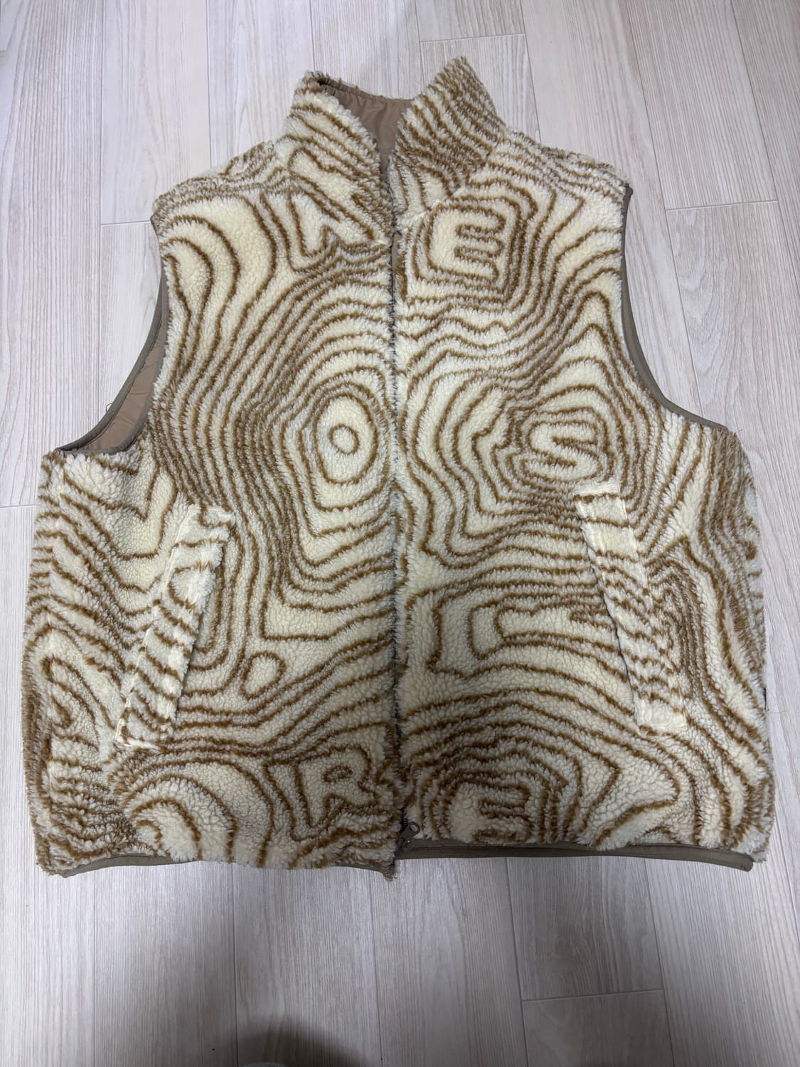 로어스 LORES 양털 베스트 조끼 상품이미지2