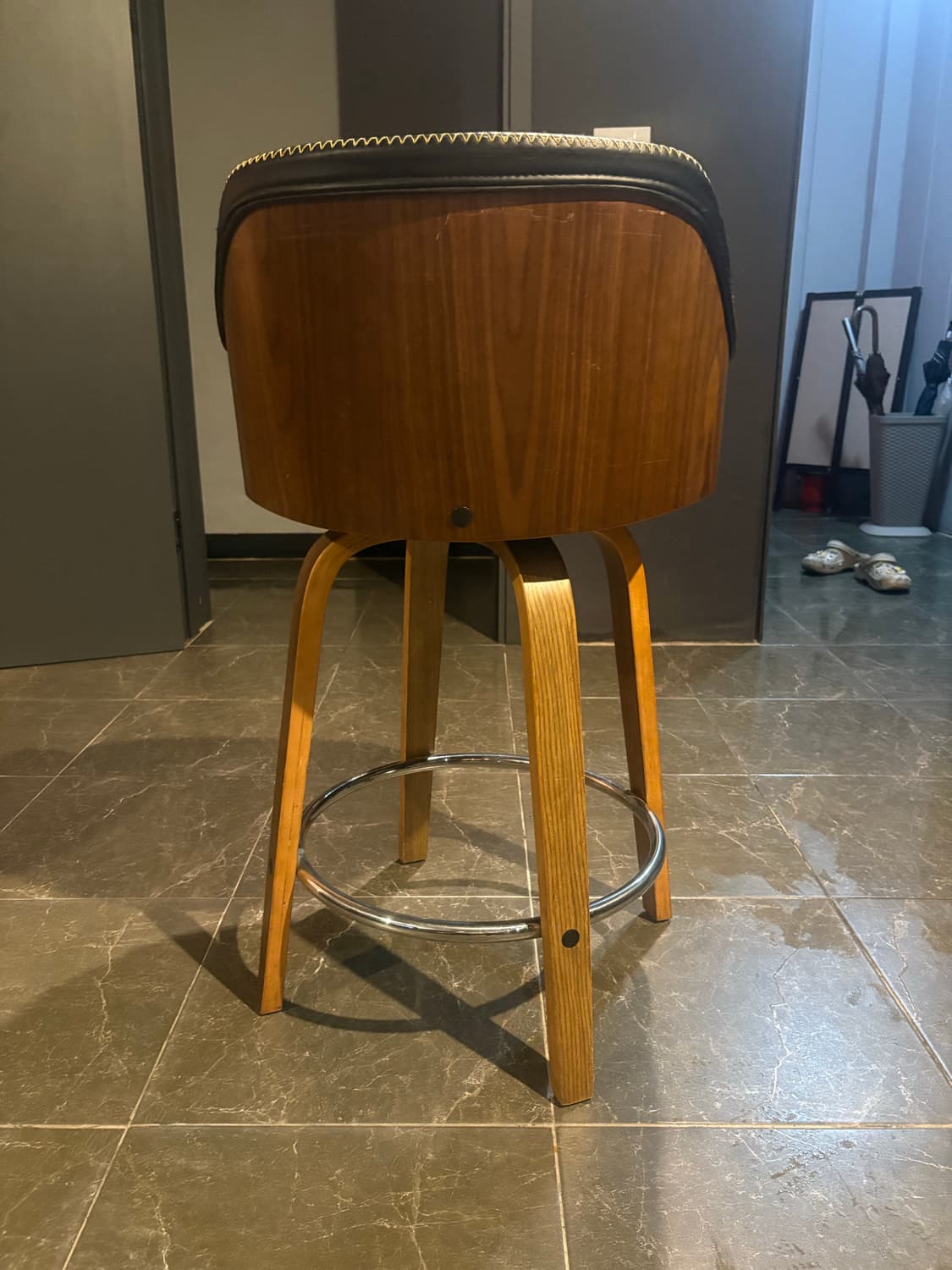 [중고] 스탠드바 회전 의자 상품이미지3